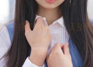 稚乖画册 – 夜夜私房正片：天台停车场的肉丝格调