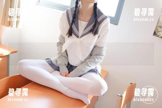 稚乖画册 - 下载我！赤西夜夜带你一起搞定初音少女的免费写真！