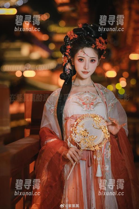 在紫氯氯的透明世界里，美图合集，光影交织。