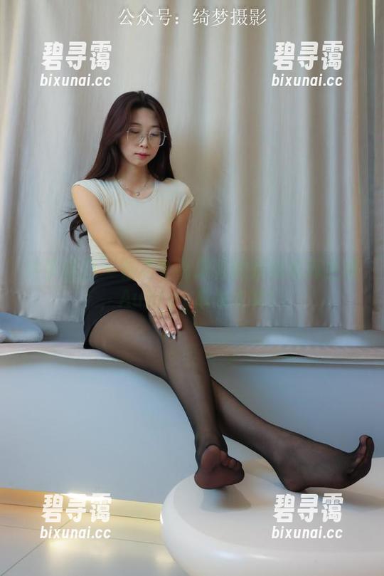 绮梦摄影 - 在这个高跟鞋的在线写真世界，Aubrey成为主宰！