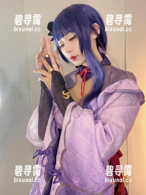 微密圈 - 妇女节专属合集：羊小雪juvia的绿色舰长套图，春意盎然与少女心的完美结合