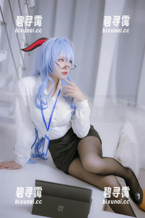 神秘感满满！网袜与荒井喵喵在线的奇妙碰撞，快来看图片吧