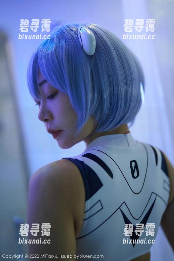 蜜桃社 - 韵莉娜VANILLA最新校服大揭秘：这款校服，是不是让你想起了那年校门口的青春记忆？图片太真实了！