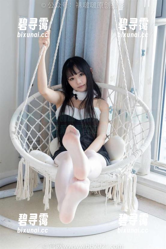 袜啵啵 - 甜甜圈的私拍大冒险：厚白丝资源竟然藏在这里！
