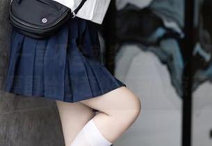 语画界 – 一言不合就穿上皮衣，杨晨晨写真原图给你意想不到的惊喜！