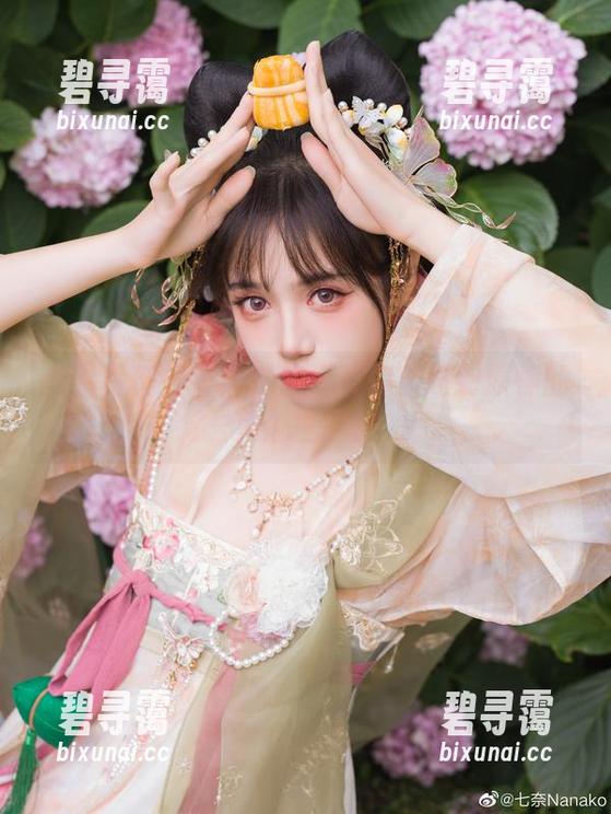 高清写真预警！贰加六带你穿越到原神的莫娜世界！
