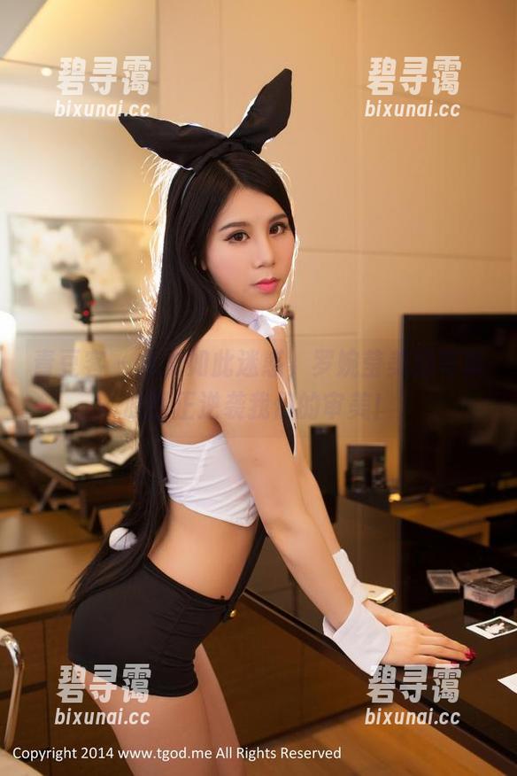 青豆客-罗婉莹 青豆客 - 从未如此迷惑,罗婉莹美脚写真原图正逆袭我们的审美!