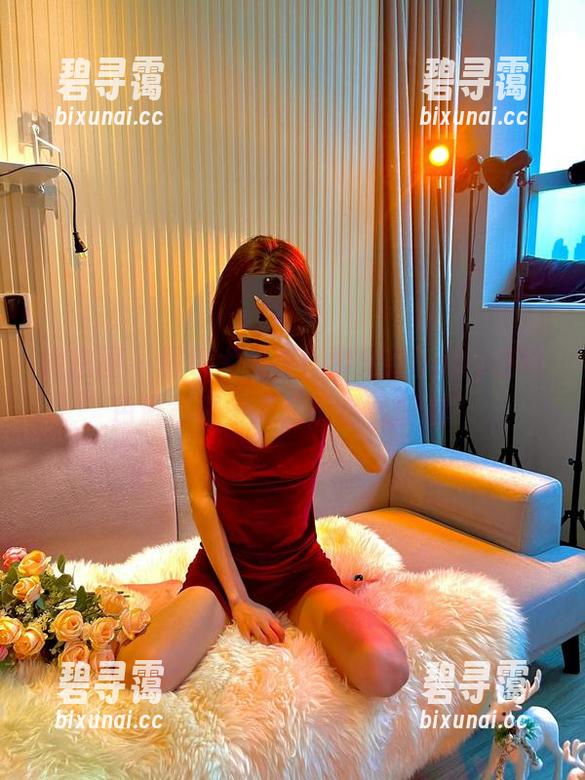 微密圈 - 图包大揭秘！黎允熙baby在绿色漏背裙中怎么能这么好看？